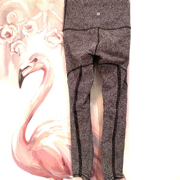 LULULEMON HR Tight 25” - Picture 2 of 5